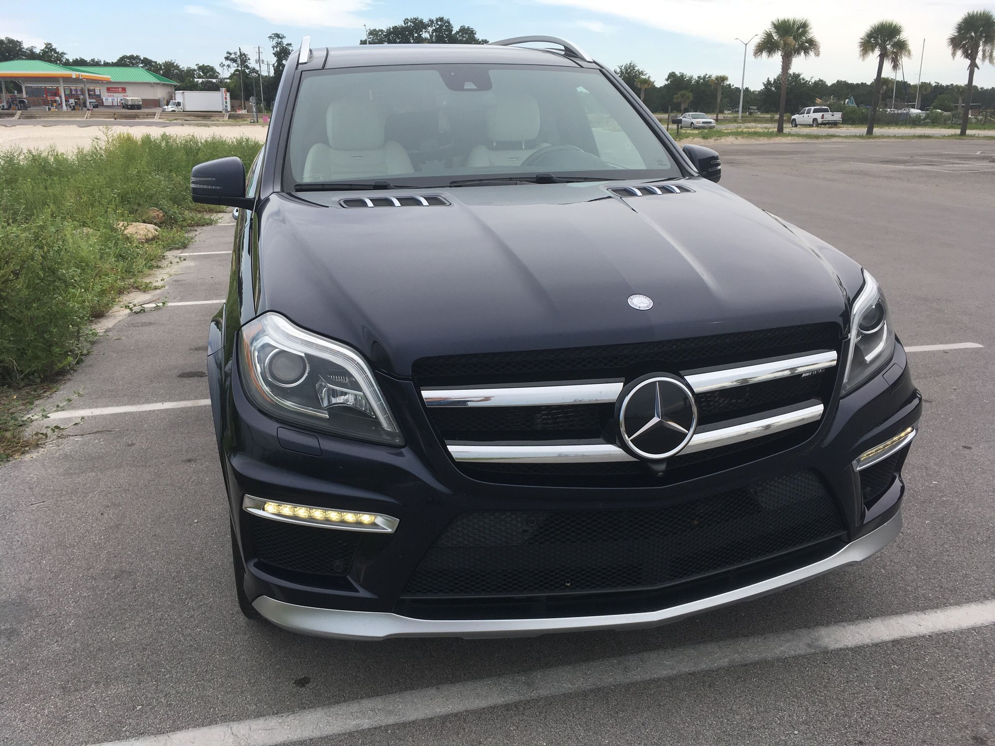 2014 Mercedes-Benz GL63 AMG - 2014 GL63 AMG / Transferable ELW /Cavansite Blue Exterior / Porcelain White Interior - Used - VIN 4JGDF7EE5EA337399 - 73,000 Miles - 8 cyl - AWD - Automatic - SUV - Blue - Long Beach, MS 39560, United States