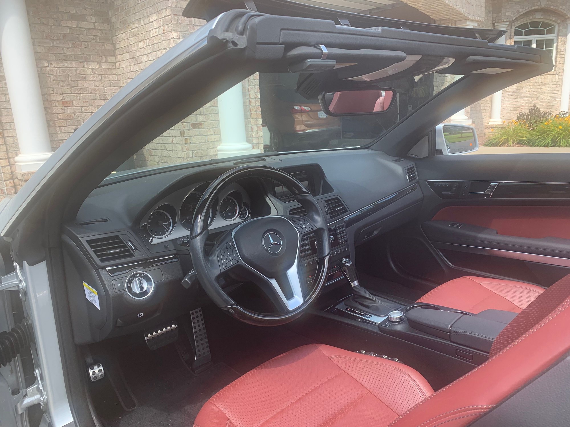2013 Mercedes-Benz E350 - Cabriolet in Mint Condition - Used - VIN WDDKK5KF1DF193673 - 31,000 Miles - 6 cyl - 2WD - Automatic - Convertible - Silver - Weidman, MI 48893, United States