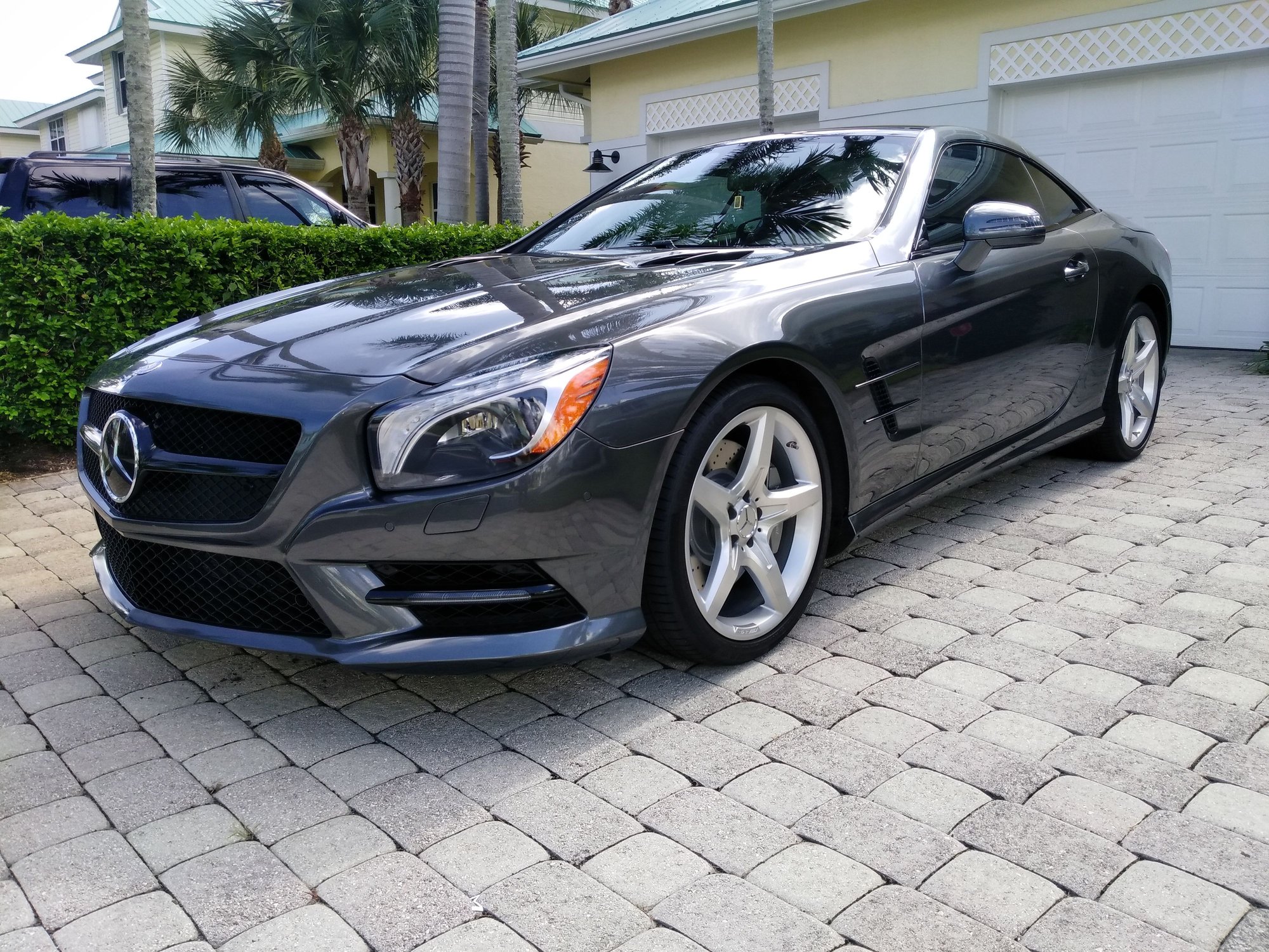 2013 Mercedes-Benz SL550 - 2013 SL550 Amg package gray red leateher package - Used - VIN wddjk7da6df018747 - 47,000 Miles - 8 cyl - 2WD - Convertible - Gray - Palm Beach, FL 33426, United States