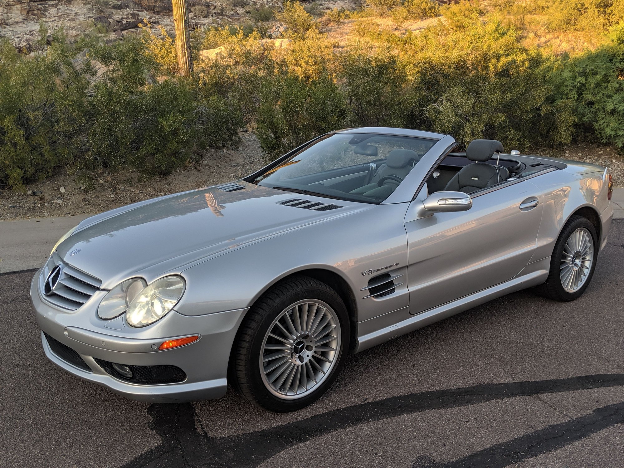 2005 Mercedes-Benz SL55 AMG - 2005 SL 55 AMG - Used - VIN wdbsk74fx5f088987 - 67,000 Miles - 8 cyl - 2WD - Automatic - Convertible - Silver - Phoenix, AZ 85048, United States