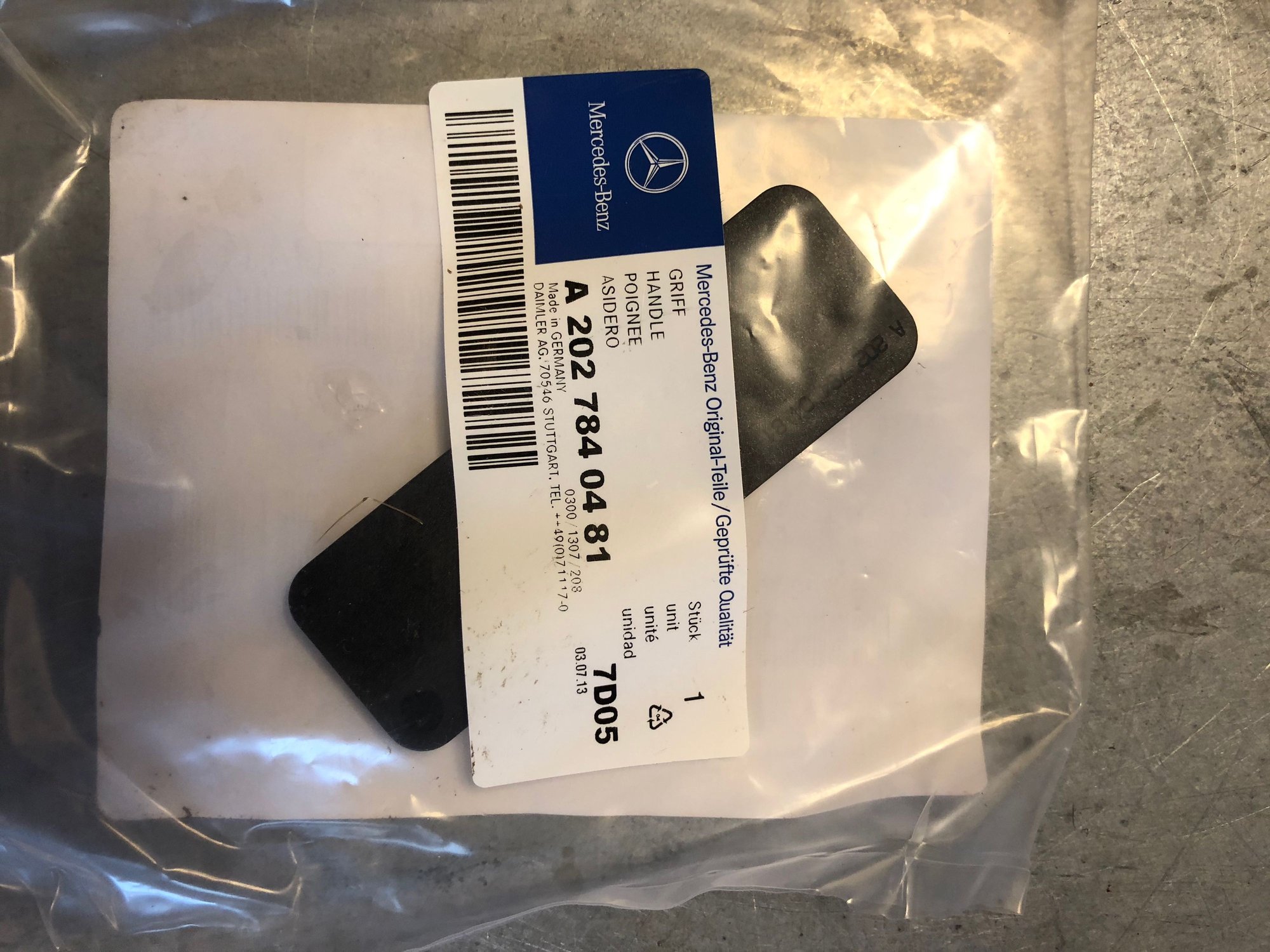 Interior/Upholstery - Sunshade handle & vents for w202 C-class (c220, c230, c280, c36, c43) - New - 1994 to 1996 Mercedes-Benz C220 - 1997 to 2000 Mercedes-Benz C230 - 1994 to 2000 Mercedes-Benz C280 - 1996 to 1997 Mercedes-Benz C36 AMG - 1998 to 2000 Mercedes-Benz C43 AMG - Washington, DC 20009, United States