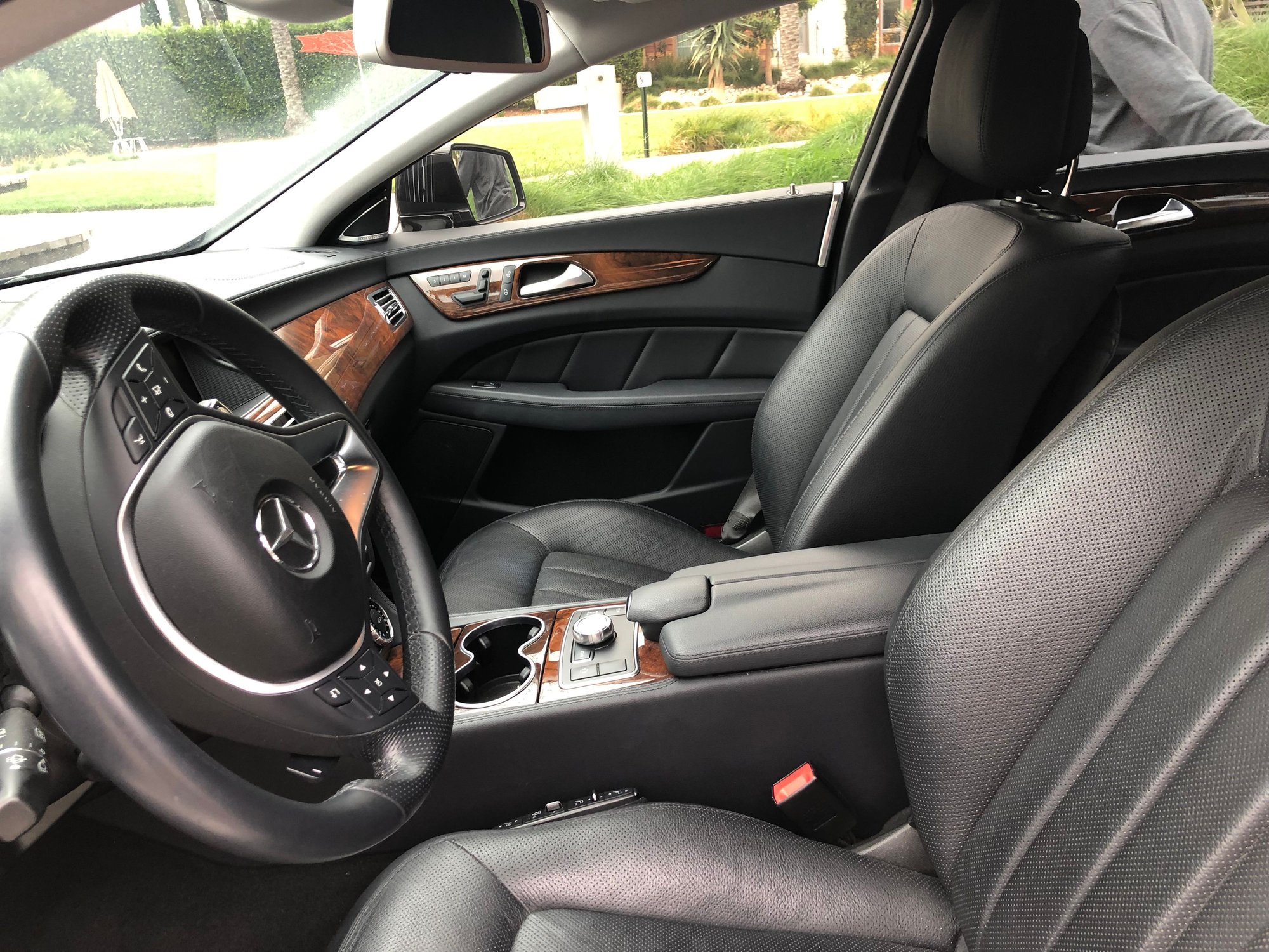 2012 Mercedes-Benz CL550 - Black on Black 2012 CLS550 SOCAL - Used - VIN WDDLJ7DB3CA054508 - 31,000 Miles - 8 cyl - 2WD - Automatic - Sedan - Black - Los Angeles, CA 90094, United States