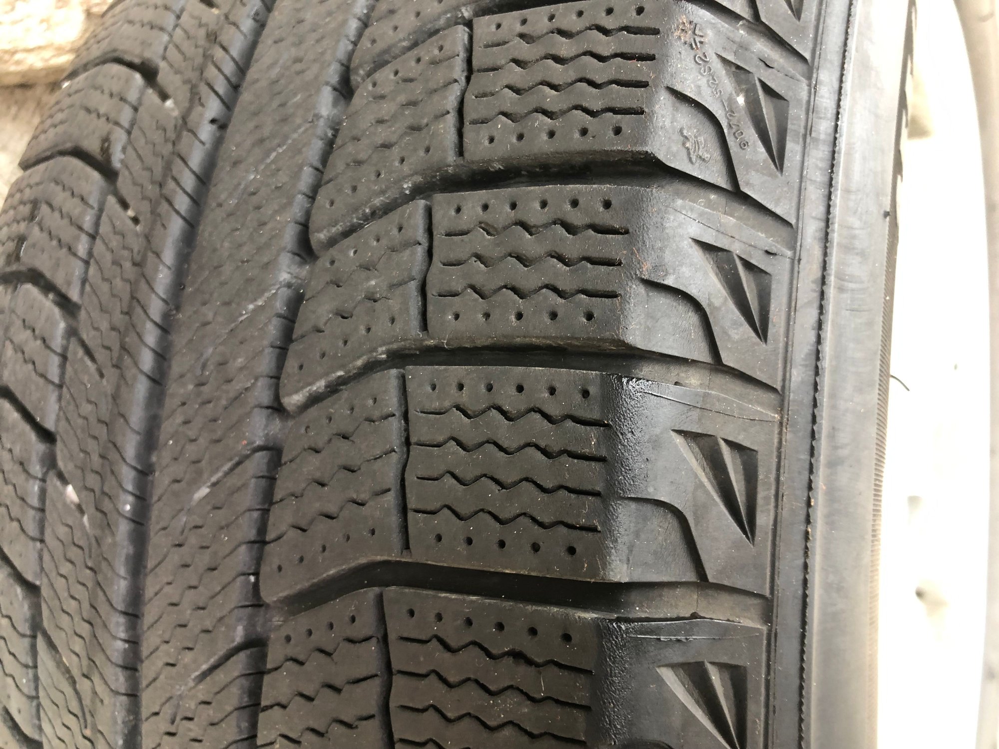Wheels and Tires/Axles - Michelin Snow Tires / Wheels ML350 and other models - Used - 2016 to 2019 Mercedes-Benz ML350 - Armonk, NY 10504, United States