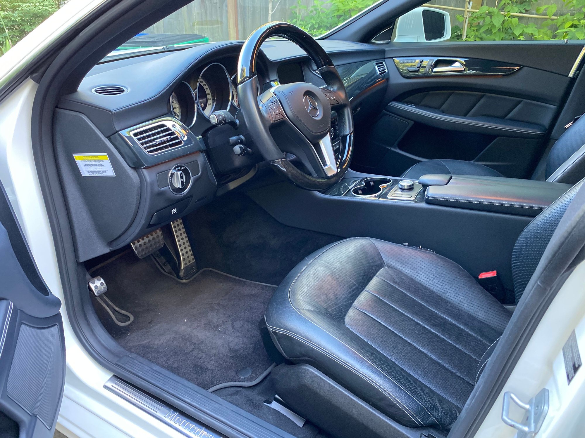 2014 Mercedes-Benz CLS550 - 2014 Mercedes-Benz CLS 550 4Matic - Used - VIN WDDLJ9BB2EA113162 - 8 cyl - 4WD - Automatic - Coupe - White - Portland, OR 97213, United States