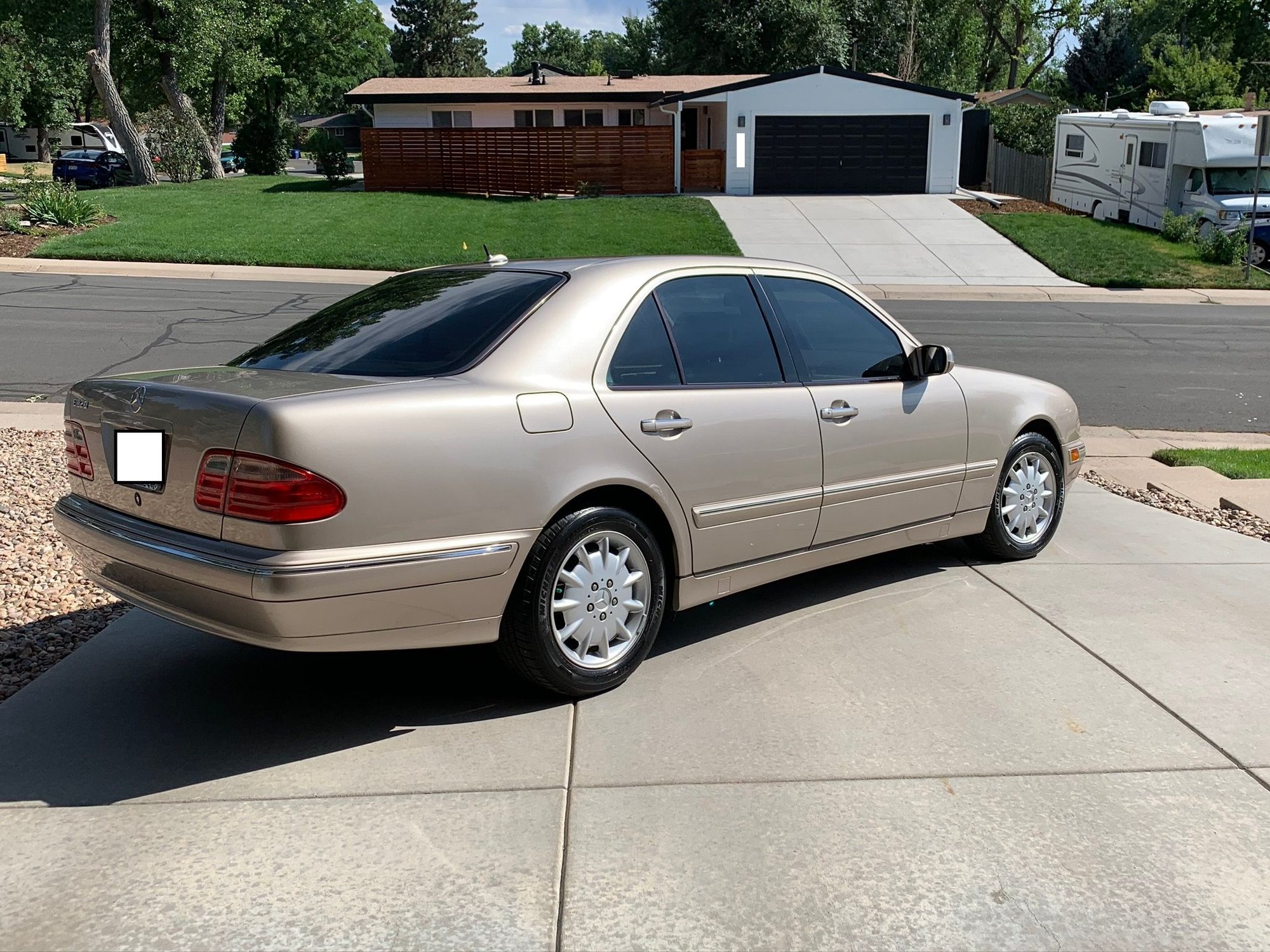 2000 Mercedes-Benz E320 - Denver: W210 E320 - Used - VIN WDBJF65J9YB036713 - 133,000 Miles - 6 cyl - 2WD - Automatic - Sedan - Beige - Denver, CO 80121, United States