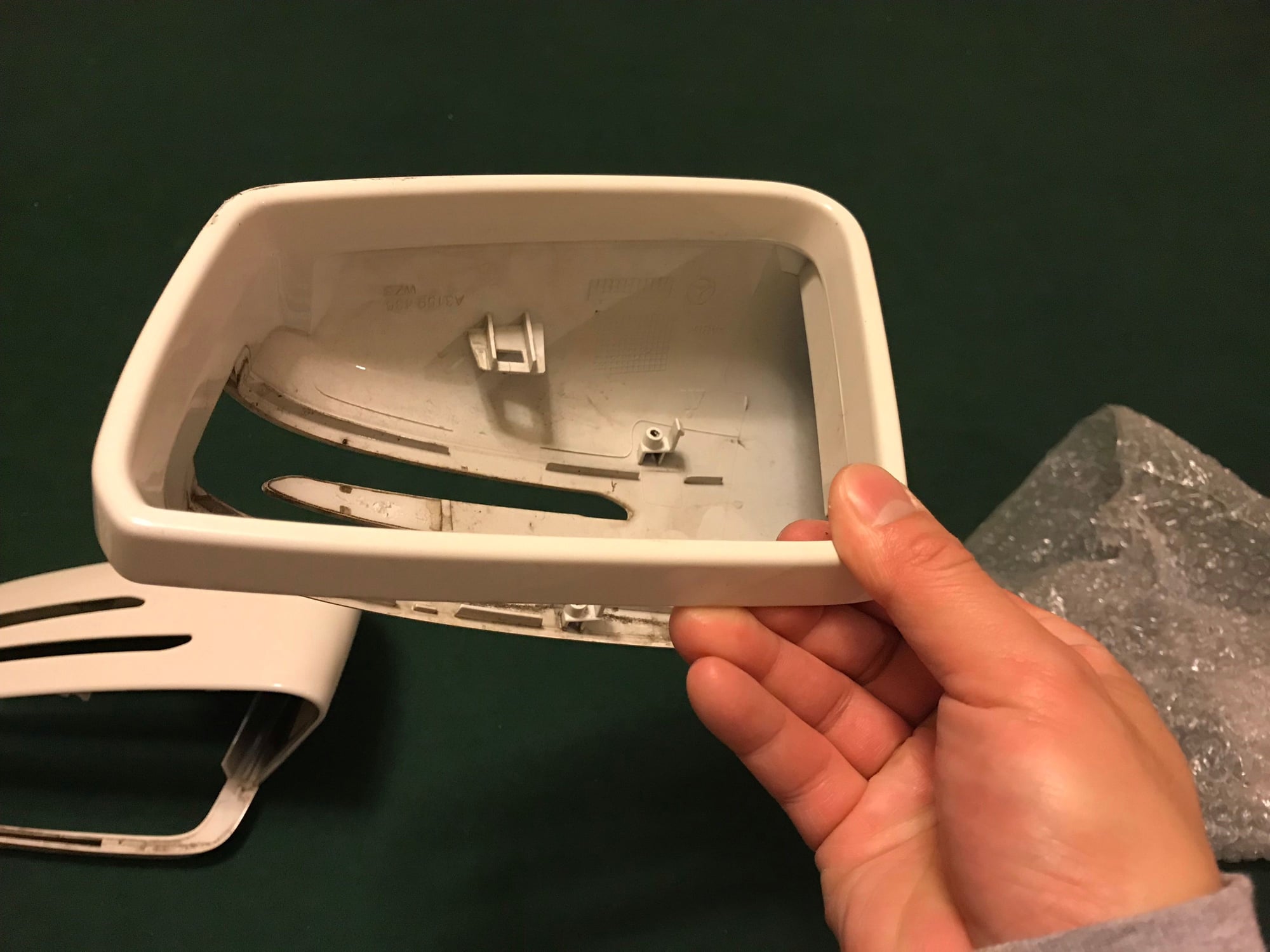 Exterior Body Parts - Mercedes C-Class OEM Side Mirror Cover - W204 C300 C350 C63 - Used - Houston, TX 77002, United States
