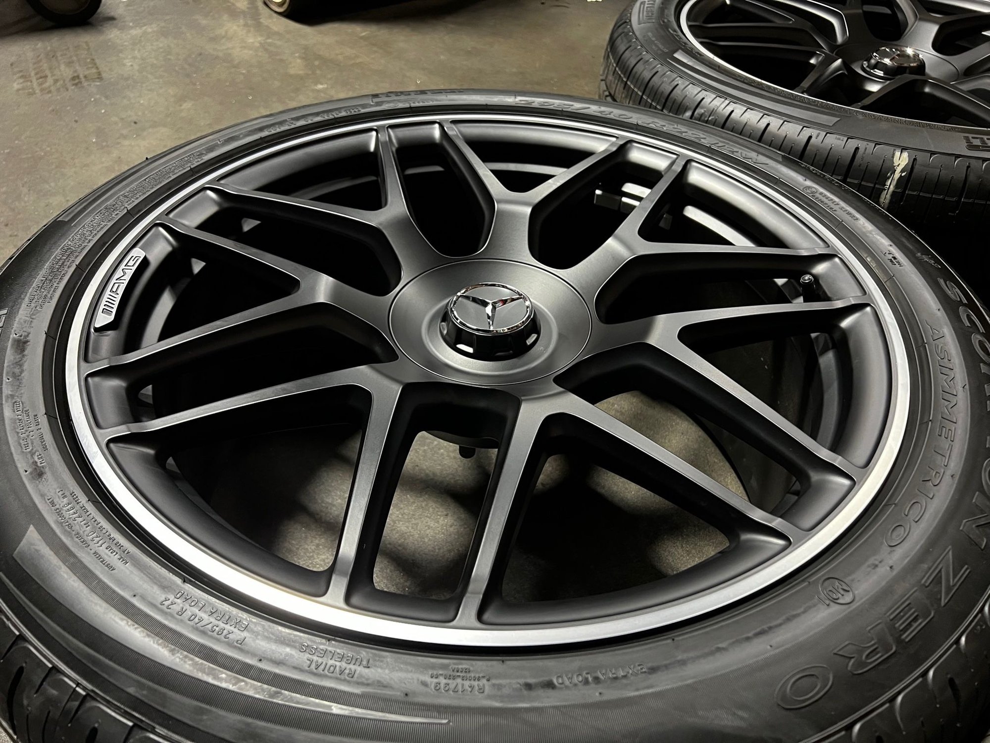 Wheels and Tires/Axles - Mercedes AMG G63 22” 22x10 Set of 4 Wheels/Tires OEM - Used - 2018 to 2023 Mercedes-Benz G63 AMG - Seattle, WA 98168, United States
