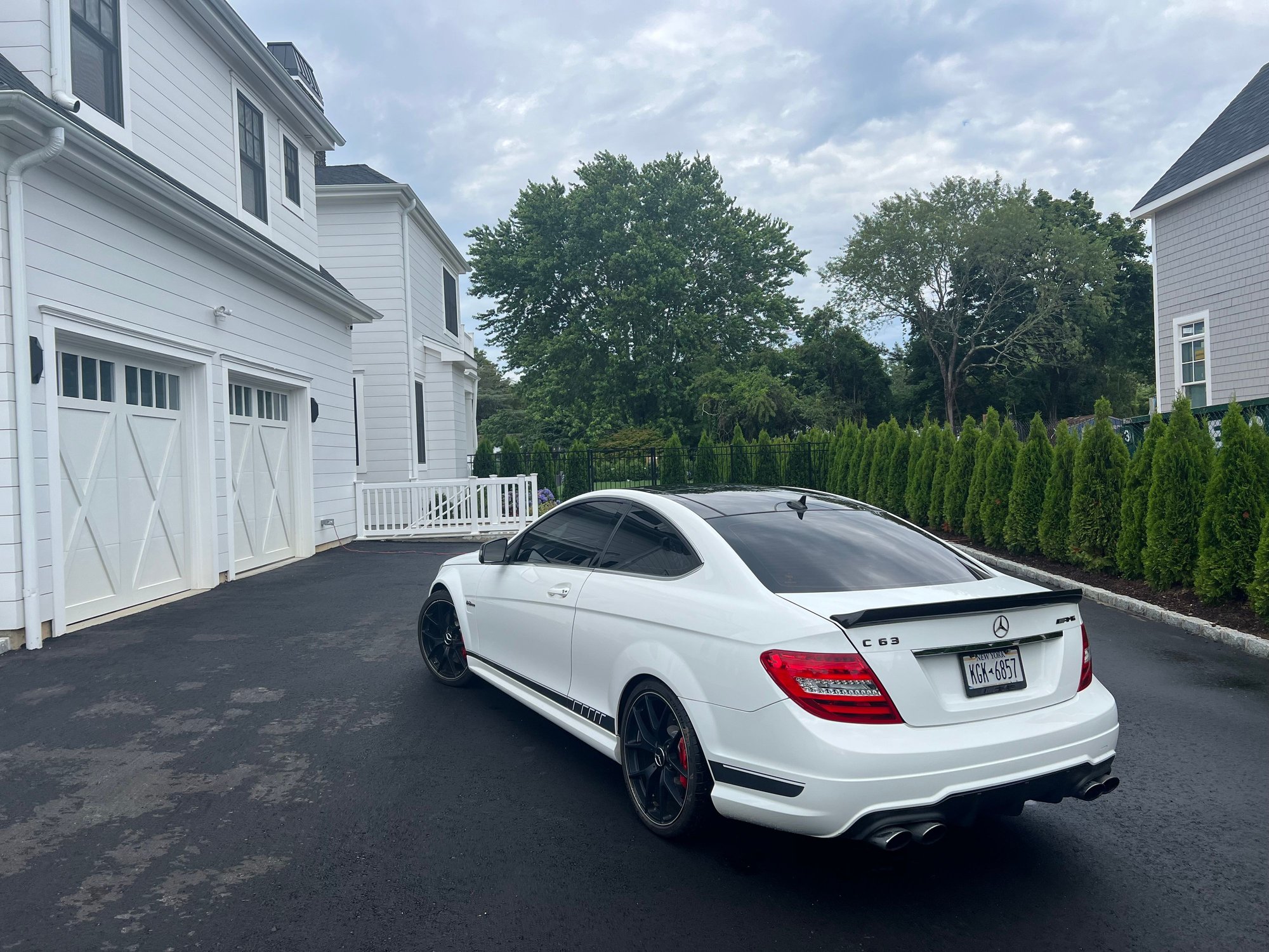 2015 Mercedes-Benz C63 AMG - 2015 C63 AMG 507 Edition - Used - VIN WDDGJ7HB0FG420566 - 42,000 Miles - 8 cyl - 2WD - Automatic - Coupe - White - Great Neck, NY 11021, United States