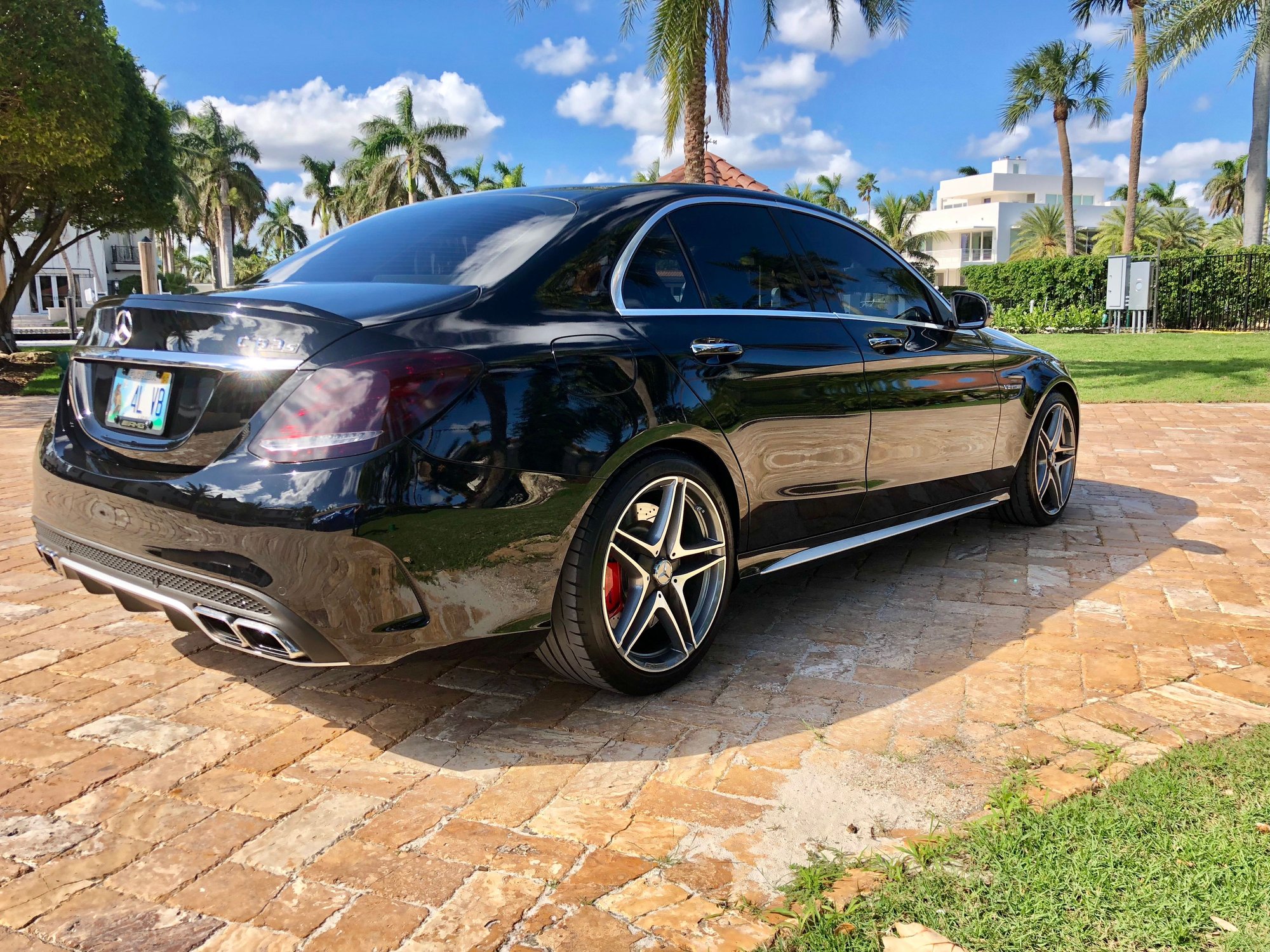 2016 Mercedes-Benz C63 AMG S - 2016 Mercedes C63 AMG S Sedan for Sale - Used - VIN 55swf8hb6gu114043 - 14,500 Miles - 8 cyl - Sedan - Black - fort lauderdale, FL 33301, United States