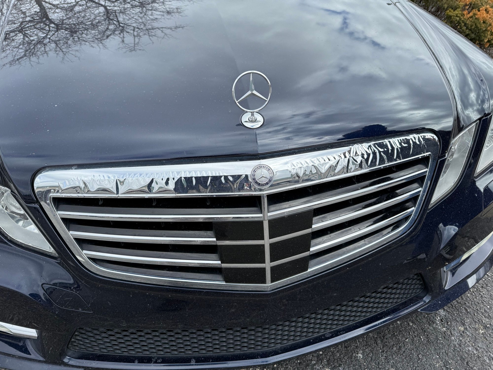 W212 E550 Damaged Grill w Distronic Plus