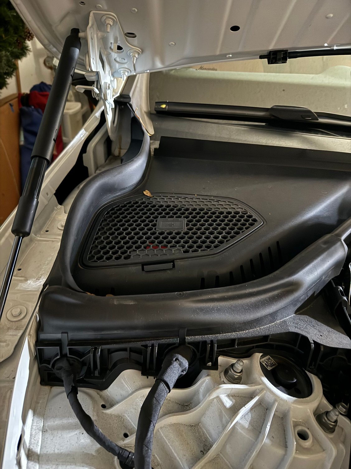 2024 GLC AMG 12V battery negative terminal location Forums