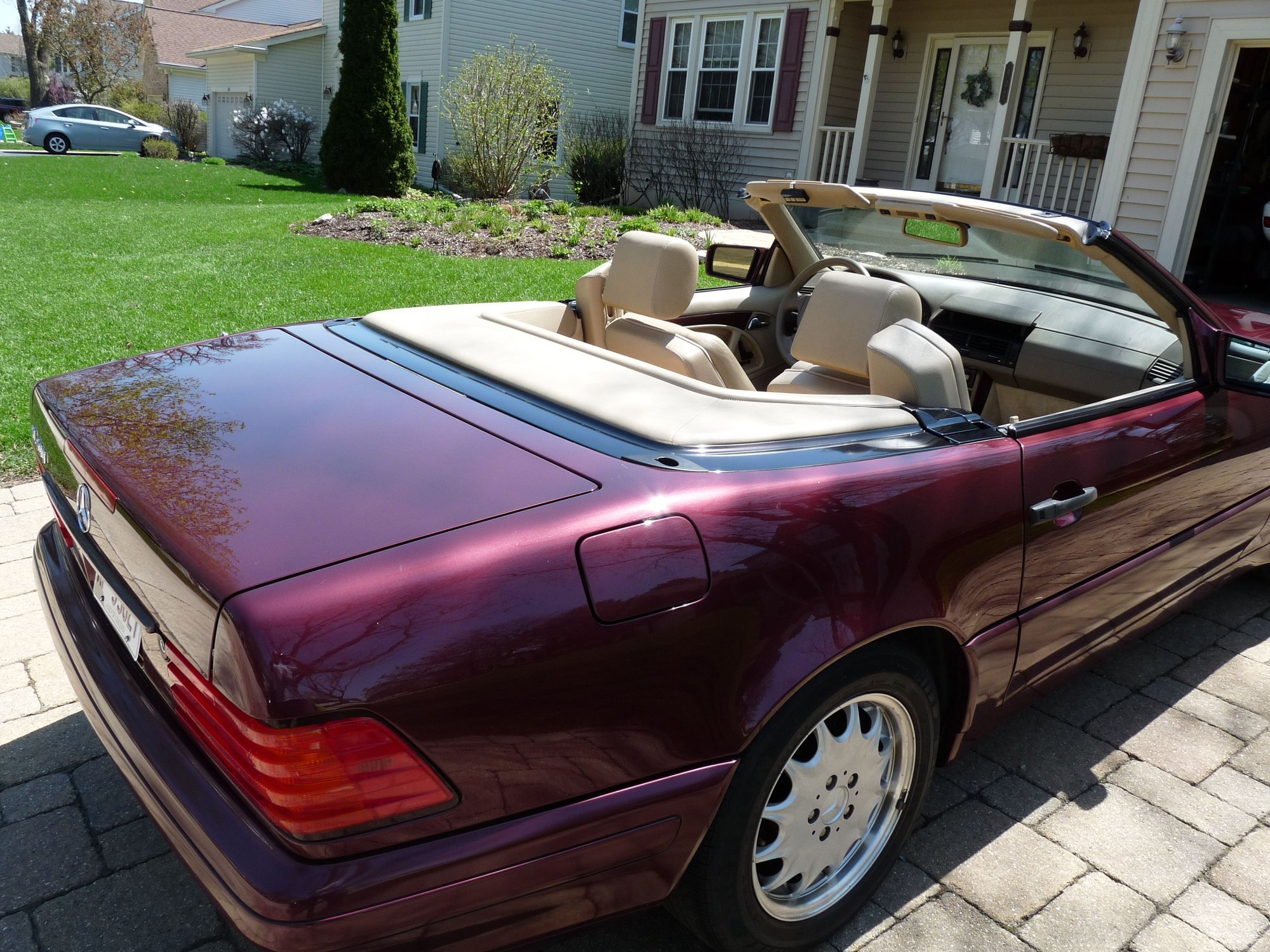 1998 Mercedes-Benz SL500 - 1998 SL500 w/Pano top (May sell Pano by itself?) - Used - VIN WDBFA67F5WF167737 - 85,500 Miles - 8 cyl - 2WD - Automatic - Convertible - Cary, IL 60013, United States