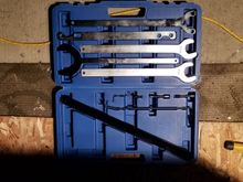 Tool kit for waterpump fan removal.