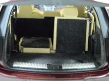 rear door can be opened, the trunk cover board activities