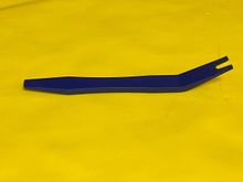 Interior trim pry tool