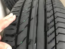 OE Continental summer tires have only 175 km on them (wheels and tires removed when car was new)
