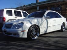 MERCEDES E CLASS LOWERED ON 20'S