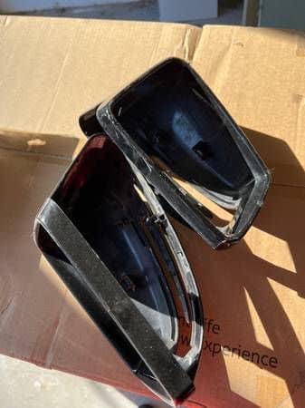 Exterior Body Parts - W204 Side Mirror Covers OEM - Used - 2009 to 2015 Mercedes-Benz C-Class - Beverly Hills, CA 90210, United States