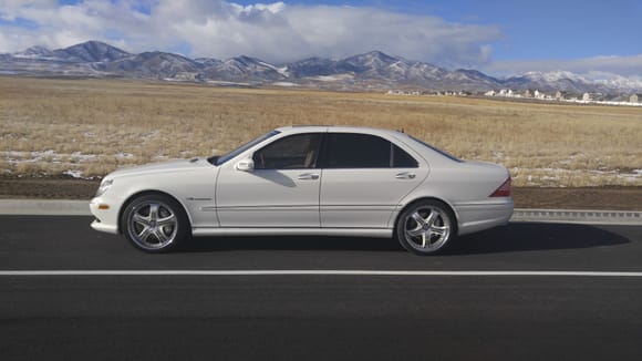 2005 s55 amg. This old goat is fun to drive.