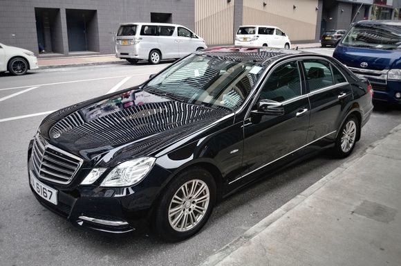 A black car needs some reflections to pop out....
2011 E250 CGI.