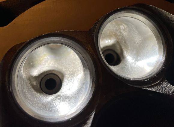 Hand ported all 16 intake ports 🦾
