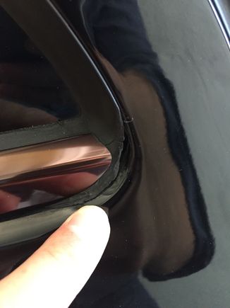 Rear qtr glass seal