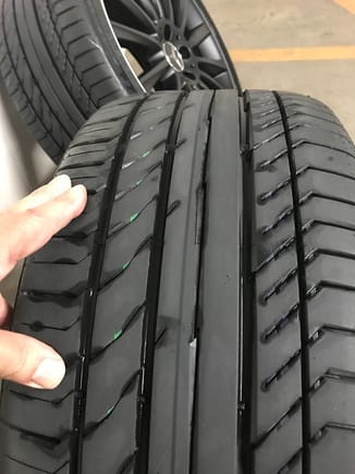 OE Continental summer tires have only 175 km on them (wheels and tires removed when car was new)