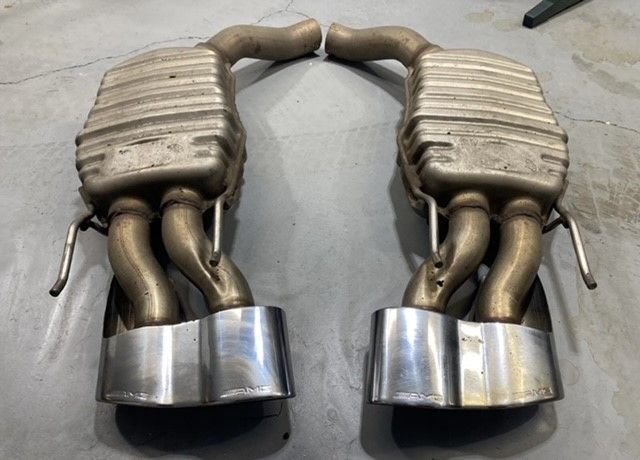 Engine - Exhaust - 07-10 Mercedes Benz S65/CL65 AMG Exhaust Muffler with Tips (W221/W216) - Used - 2007 to 2010 Mercedes-Benz S65 AMG - 2007 to 2010 Mercedes-Benz CL65 AMG - 2007 to 2010 Mercedes-Benz S63 AMG - 2007 to 2010 Mercedes-Benz S550 - Canton, MI 48187, United States