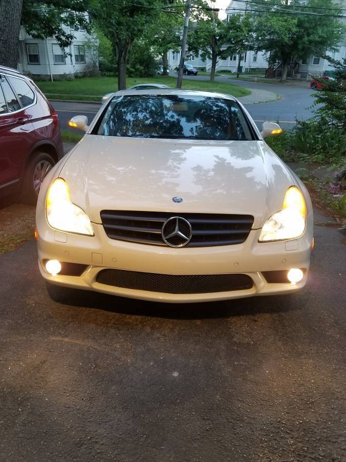 2007 Mercedes-Benz CLS63 AMG - 2007 Mercedes-Benz CLS-Class Amg - Used - VIN WDDDJ77XX7A094361 - 107,500 Miles - 8 cyl - 2WD - Automatic - Sedan - White - Boston, MA 01905, United States