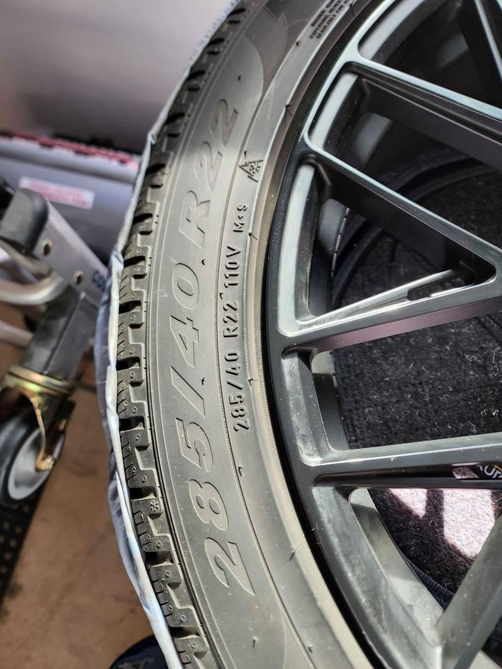 XO Phoenix 22" Rims / Pirelli Scorpion Tires Grand Rapids, Michigan