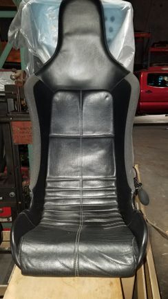 So I am one of the few that thinks all Miata seats suck. I always liked the look of the Lotus seats. Found these on Ebay, and local, for $1180 bones. Drove a couple hours round trip. Helped remove out of sponsored, all Carbon Lotus. They are minty. Flipside custom bracket to hold er down.