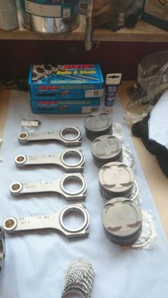 I mixed & matched the ebay rods, Supertech pistons and Wiseco rings gor a maximum overall weight difference of 0.5 g