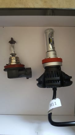 Left(stock H11) fog light bulbs. Right new improved LED bulbs that are Gi-Normus! Hahaha