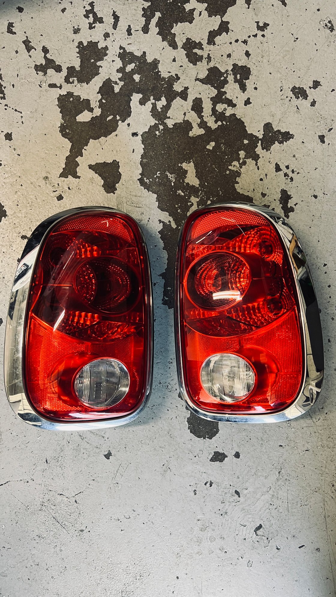 Lights - Countryman R60 OEM Taillights with chrome surround. - Used - 2011 to 2016 Mini R60: Countryman - Pacifica, CA 94044, United States