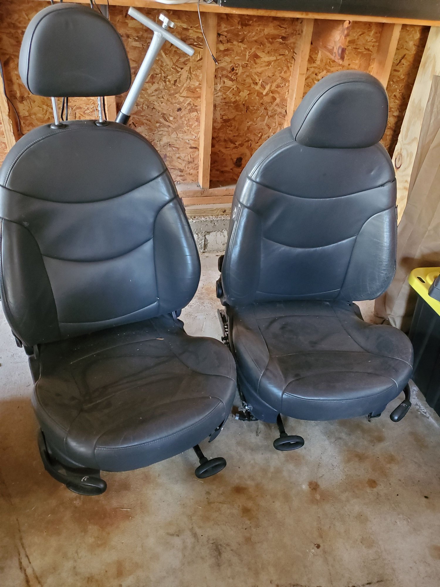 Interior/Upholstery - R53 Front Seats - Used - 2002 to 2006 Mini R53: "Mk I" Mini Cooper S - 2002 to 2006 Mini R50: "Mk I" Mini One & Cooper - 2002 to 2007 Mini R52: "Mk I" Mini Convertible - Wilbraham, MA 01095, United States