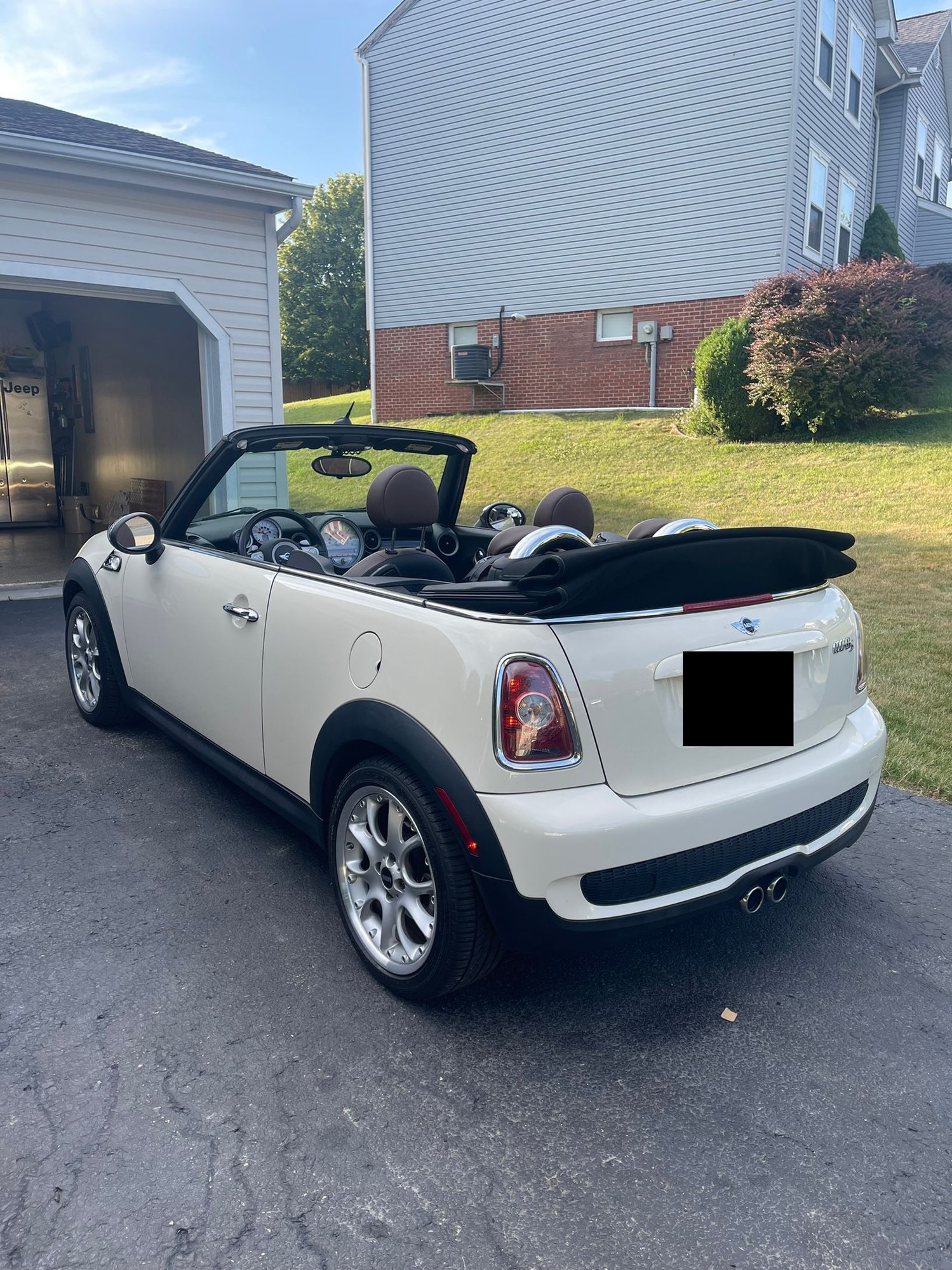 2010 Mini R57: "Mk II" Mini Convertible - 2010 MINI Cooper S Convertible Low Miles - Used - VIN WMWMS3C54ATY08675 - 47,779 Miles - 4 cyl - 2WD - Automatic - Convertible - White - Greensburg, PA 15601, United States