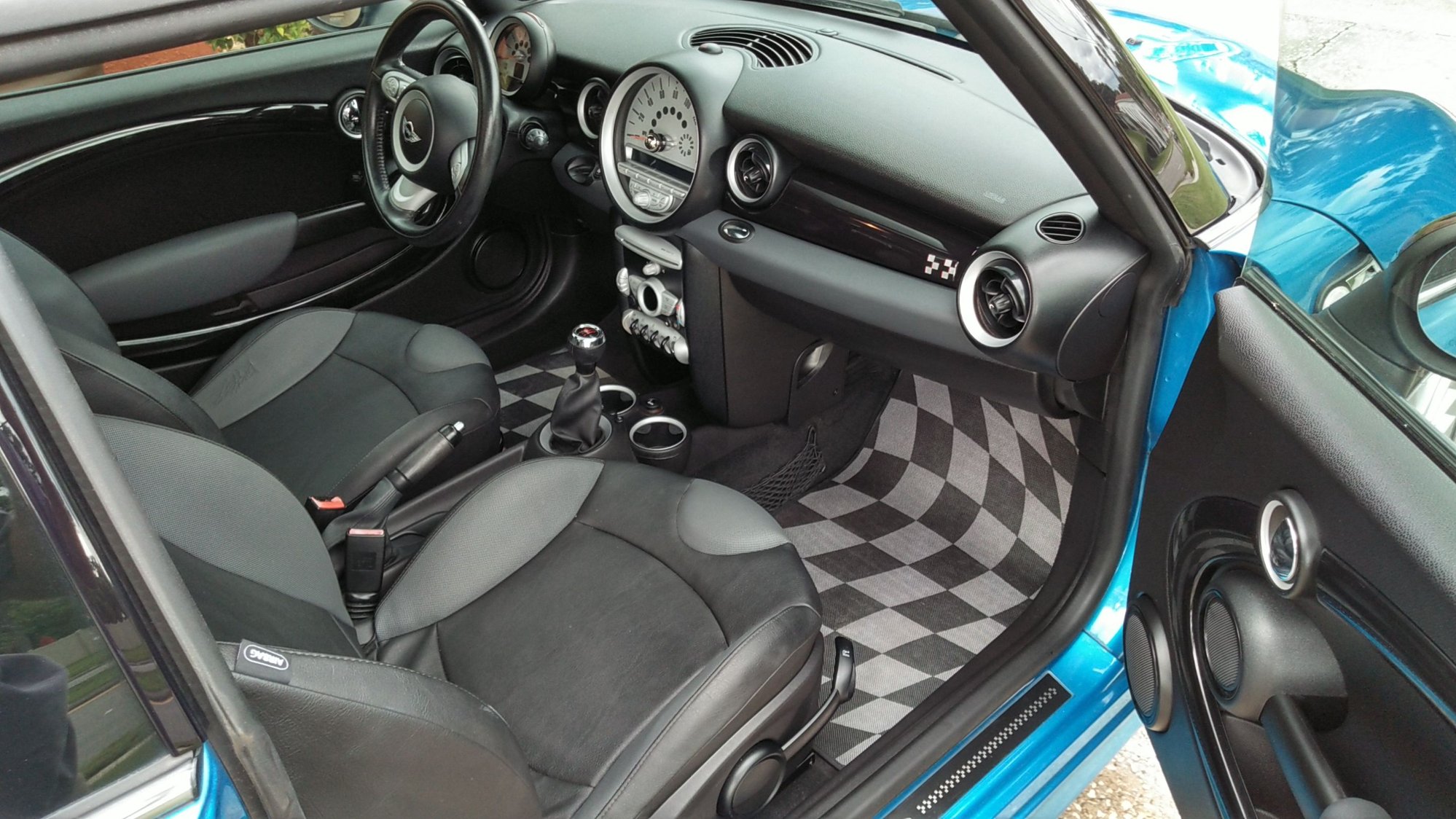 2009 Mini Cooper - Mini Cooper JCW 2009 - Used - VIN WMWMF935X9TF97438 - 129,304 Miles - 4 cyl - 2WD - Manual - Hatchback - Blue - Lakeland, FL 33803, United States