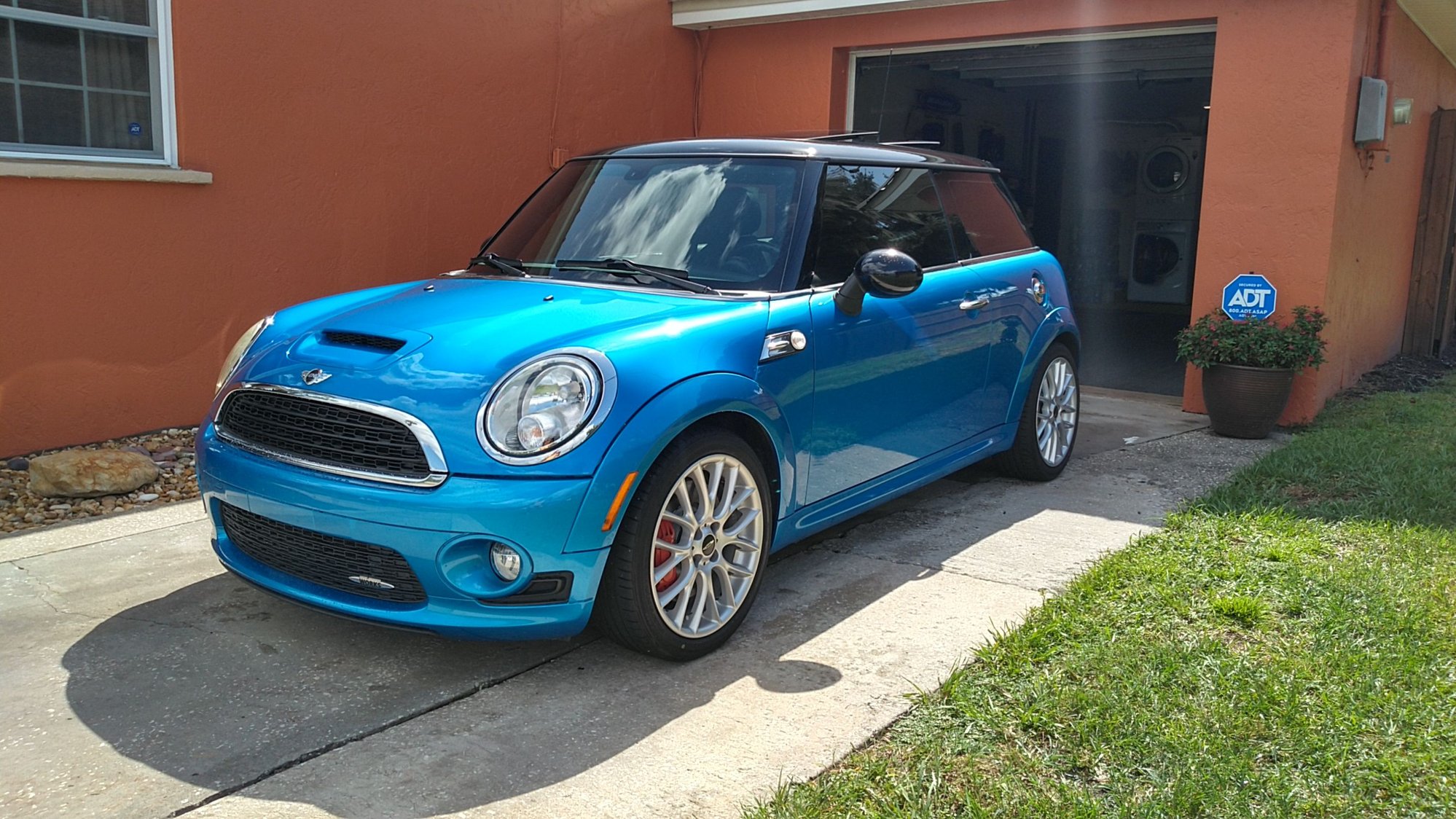 2009 Mini Cooper - Mini Cooper JCW 2009 - Used - VIN WMWMF935X9TF97438 - 129,304 Miles - 4 cyl - 2WD - Manual - Hatchback - Blue - Lakeland, FL 33803, United States