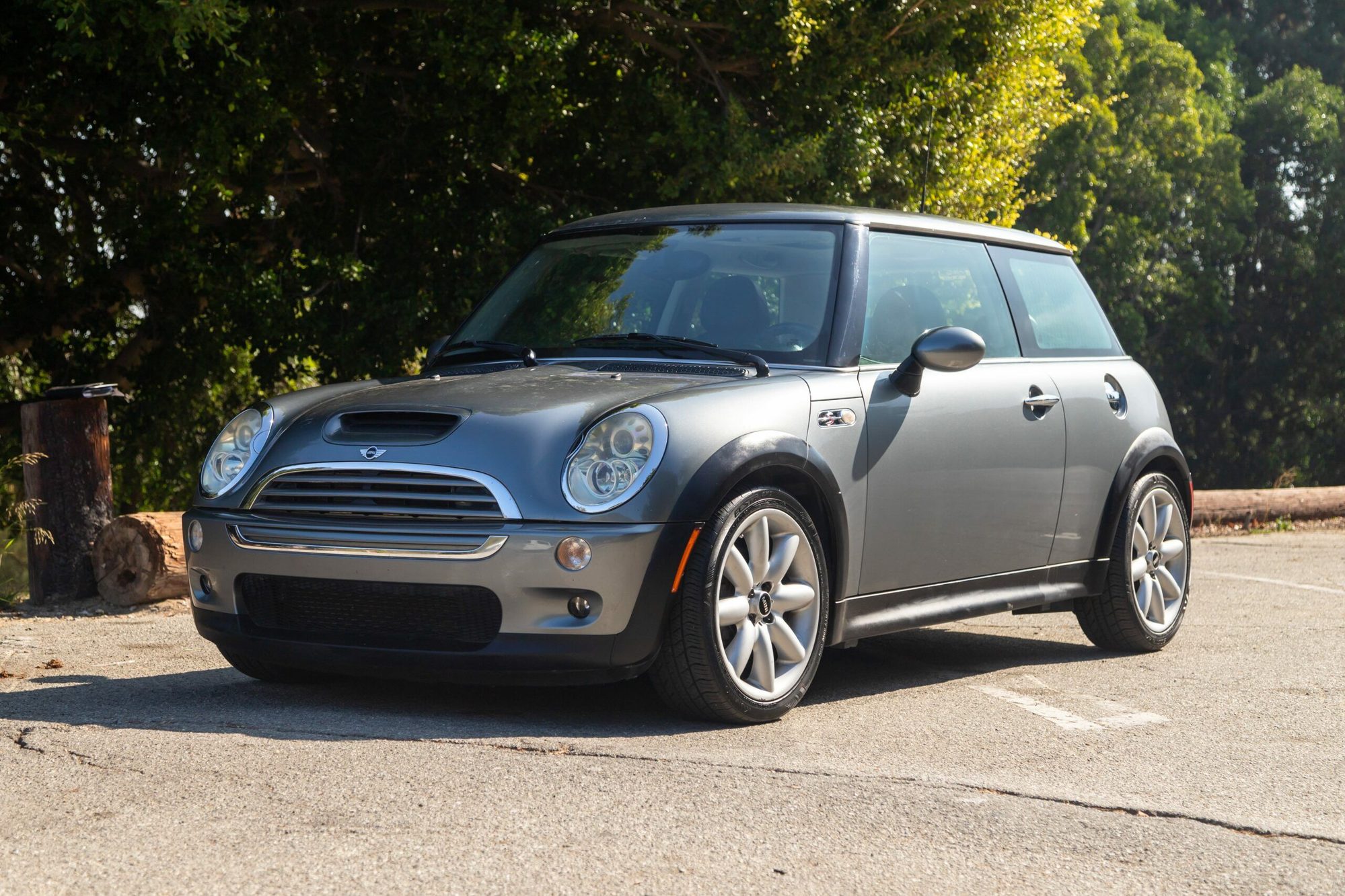 2005 Mini R53: "Mk I" Mini Cooper S - 45,000 mile R53, 6spd manual, gauges, mechanically sound and cosmetically clean - Used - VIN Wmwre33445td97016 - 45,000 Miles - 4 cyl - 2WD - Manual - Hatchback - Gray - Powell, OH 43065, United States