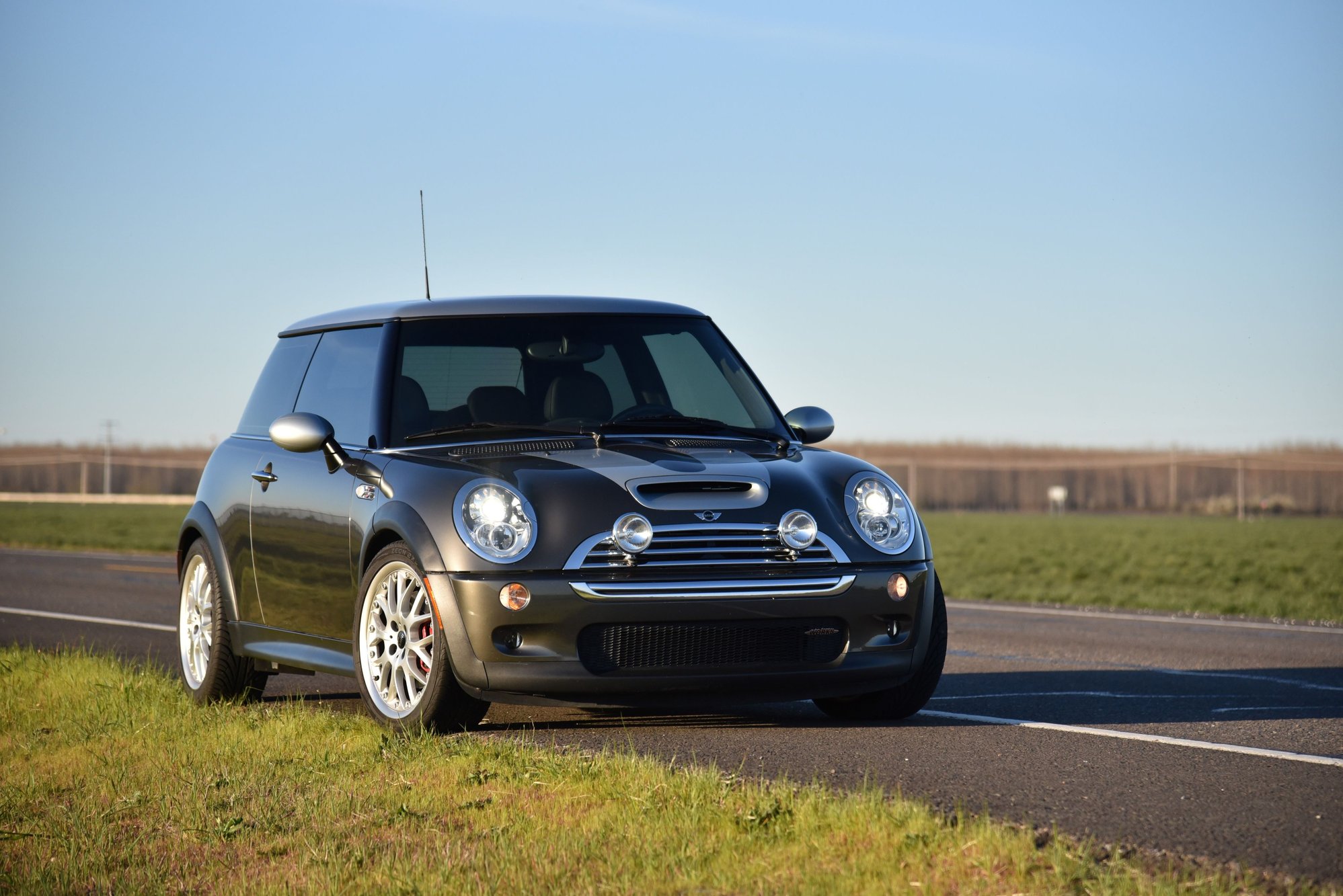 2006 Mini R53: "Mk I" Mini Cooper S - Excellent and Rare 2006 JCW for Sale - Used - VIN WMWRE33536TL18068 - 39,400 Miles - 4 cyl - 2WD - Manual - Hatchback - Gray - Eugene, OR 97404, United States