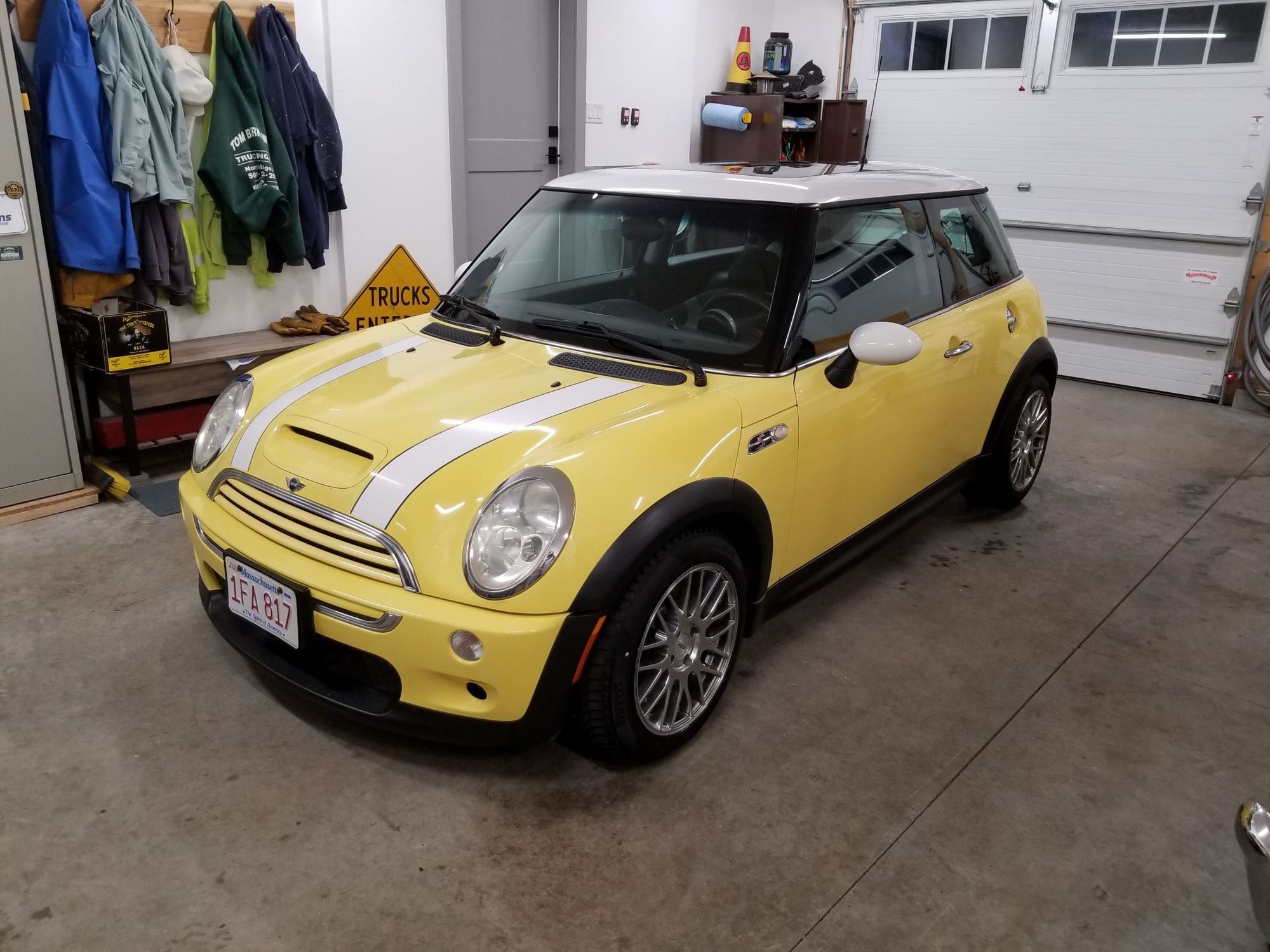 2003 Mini R53: "Mk I" Mini Cooper S - 2003 R53 MINI 6 Speed For Sale - Used - VIN WMWRE33403TD71591 - 114,000 Miles - 4 cyl - 2WD - Manual - Coupe - Yellow - Whitinsville, MA 01588, United States