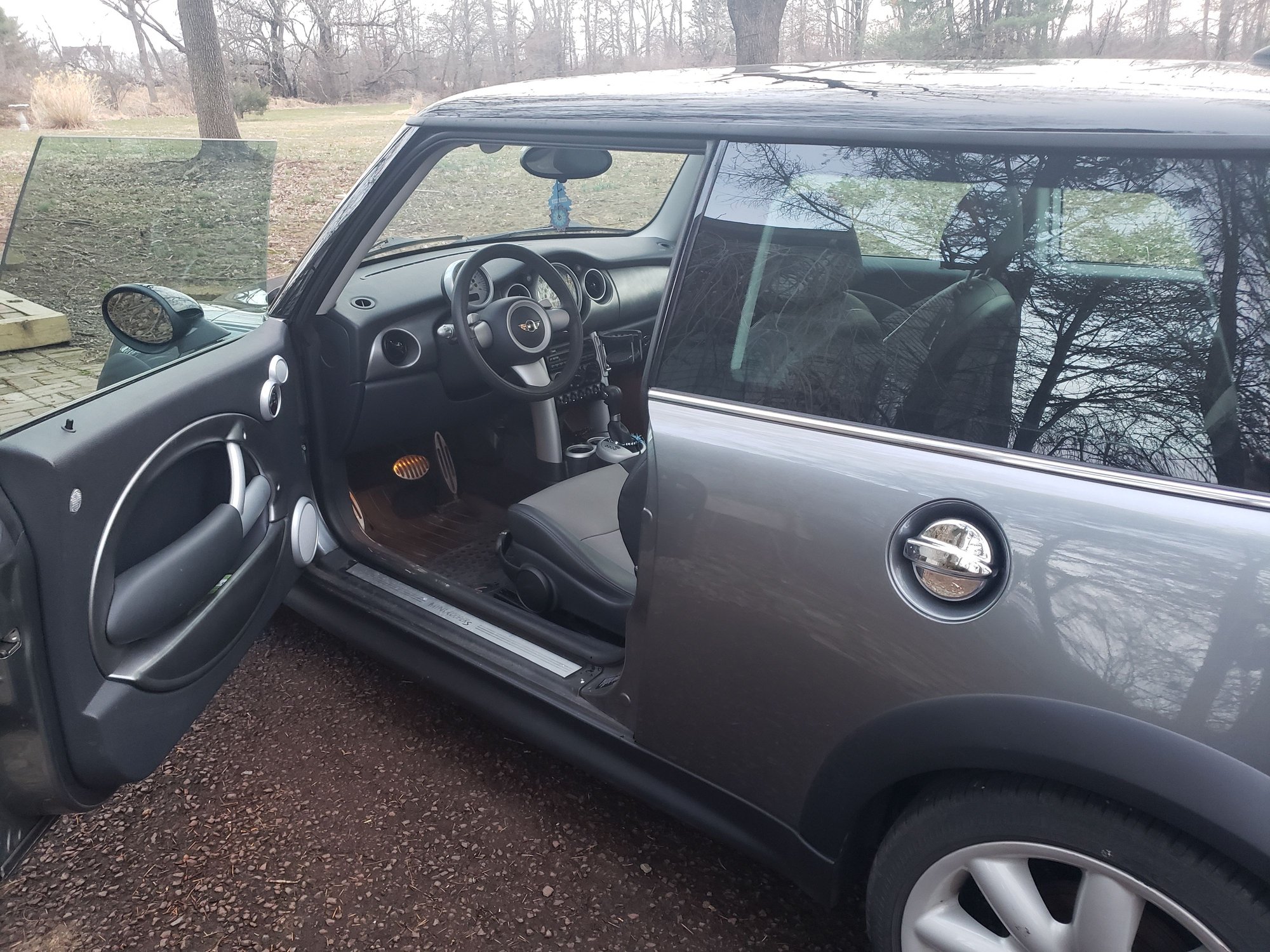 2006 Mini R53: "Mk I" Mini Cooper S - Rare find - Used - VIN 1FTYR10D06PA28723 - 41,000 Miles - 4 cyl - 2WD - Automatic - Hatchback - Silver - Quakertown, PA 18960, United States