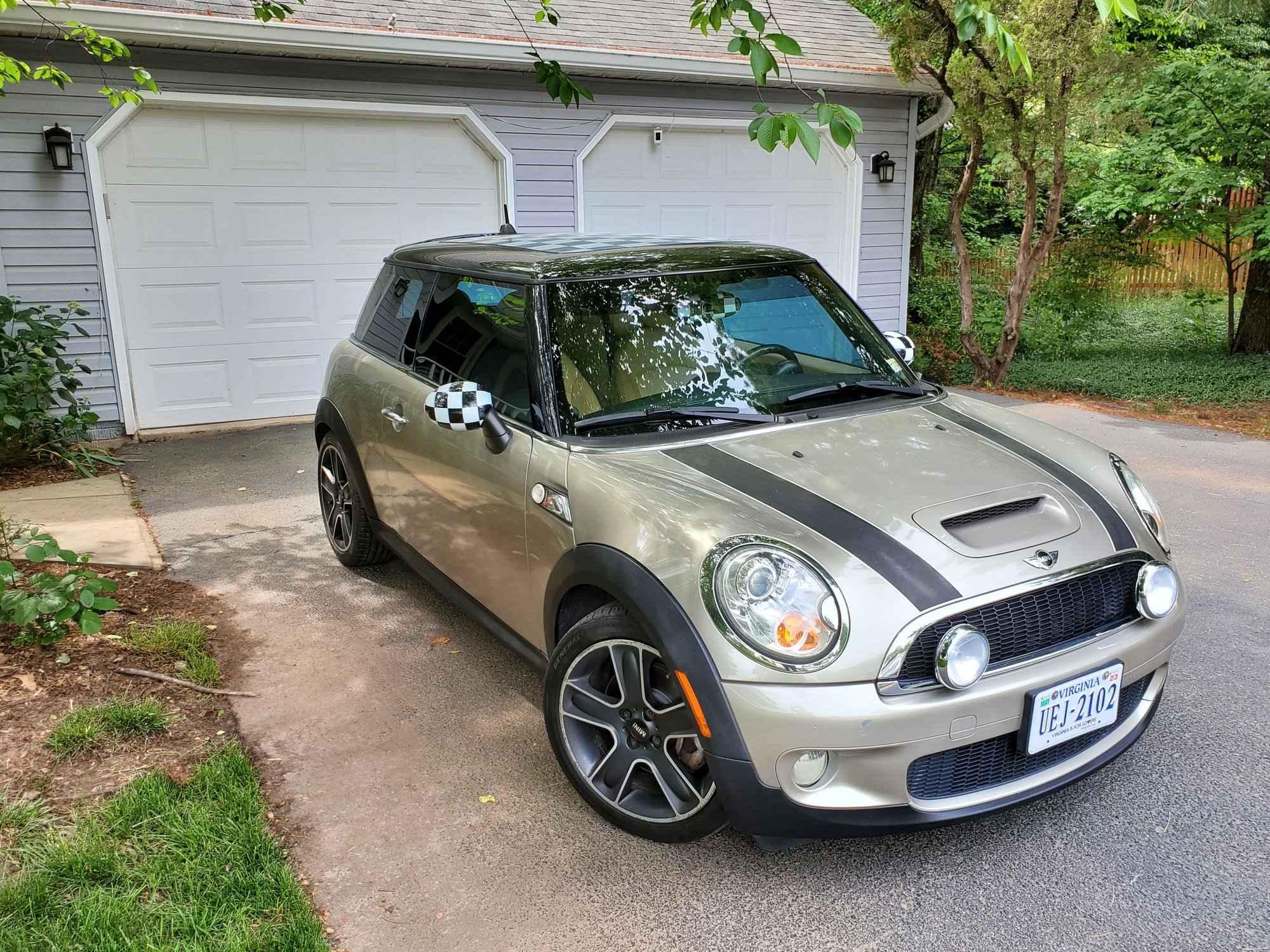 2010 Mini R56: "Mk II" Mini Hatch/Hardtop range - 2010 Mini Cooper S Manual - Used - VIN WMWMF7C52ATX43207 - 138,000 Miles - 4 cyl - 2WD - Manual - Hatchback - Silver - Clifton, VA 20124, United States