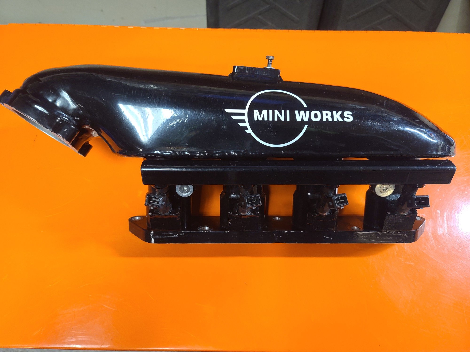 Engine - Intake/Fuel - N14/N18 aluminum side feed intake manifold - Used - All Years  All Models - Greenfield, WI 53221, United States