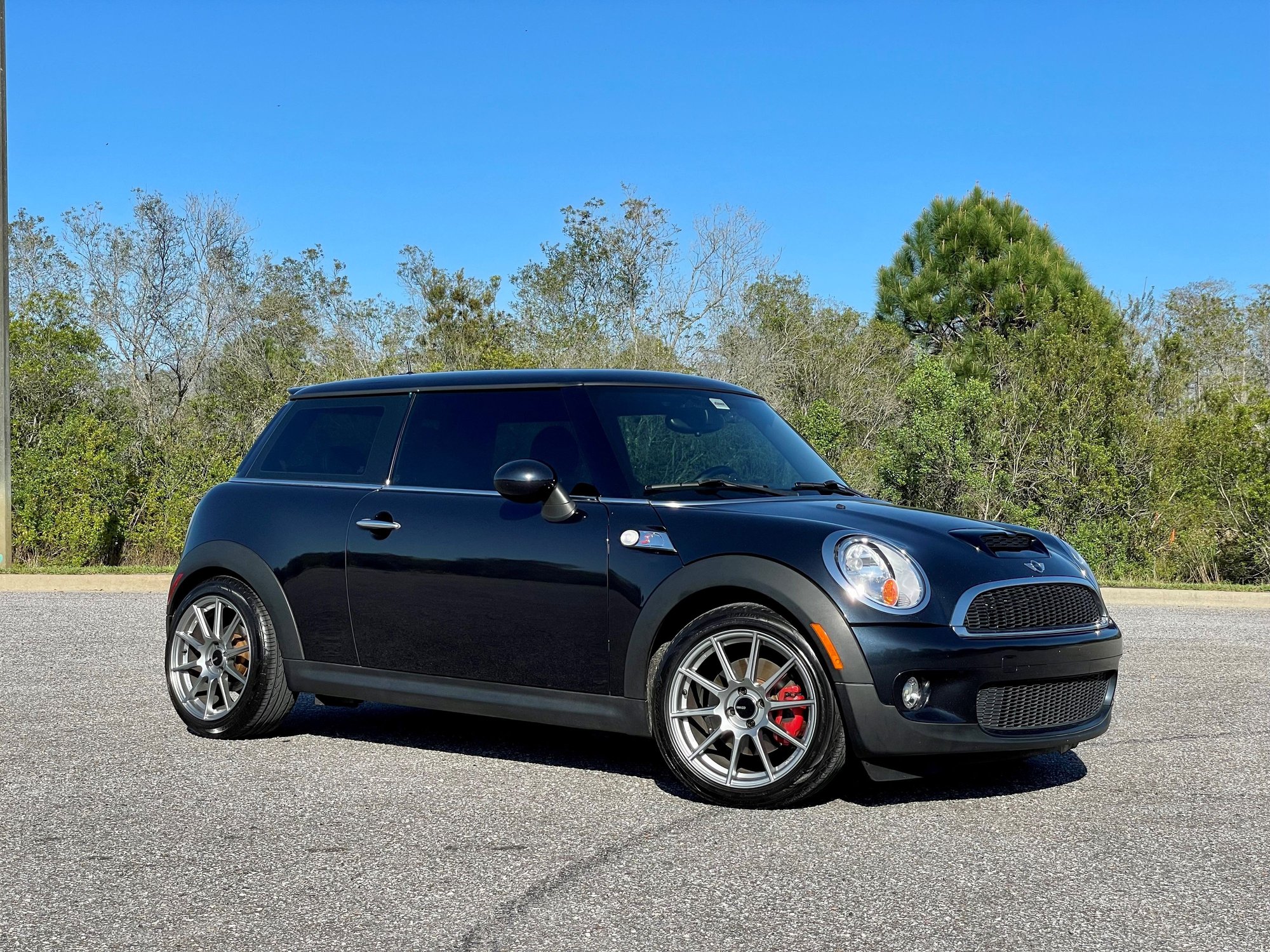 2007 Mini R56: "Mk II" Mini Hatch/Hardtop range - 2007 Mini Cooper S...Well Maintained - Used - VIN WMWMF73587TL86267 - 122,000 Miles - 4 cyl - 2WD - Manual - Hatchback - Black - Orlando, FL 32832, United States