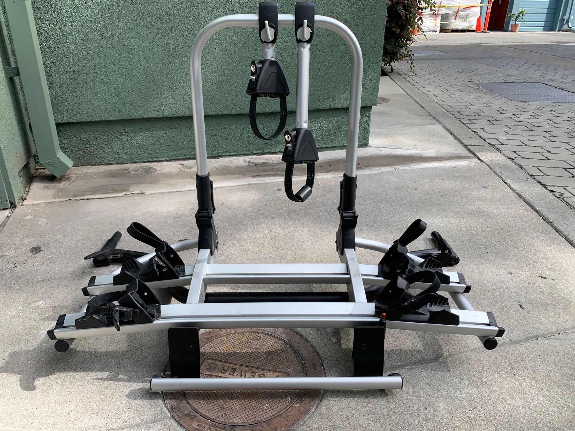 Accessories - MINI Rear 2-Bike Rack (2014 model) - Used - 2014 to 2023 Mini All Models - Emeryville, CA 94608, United States