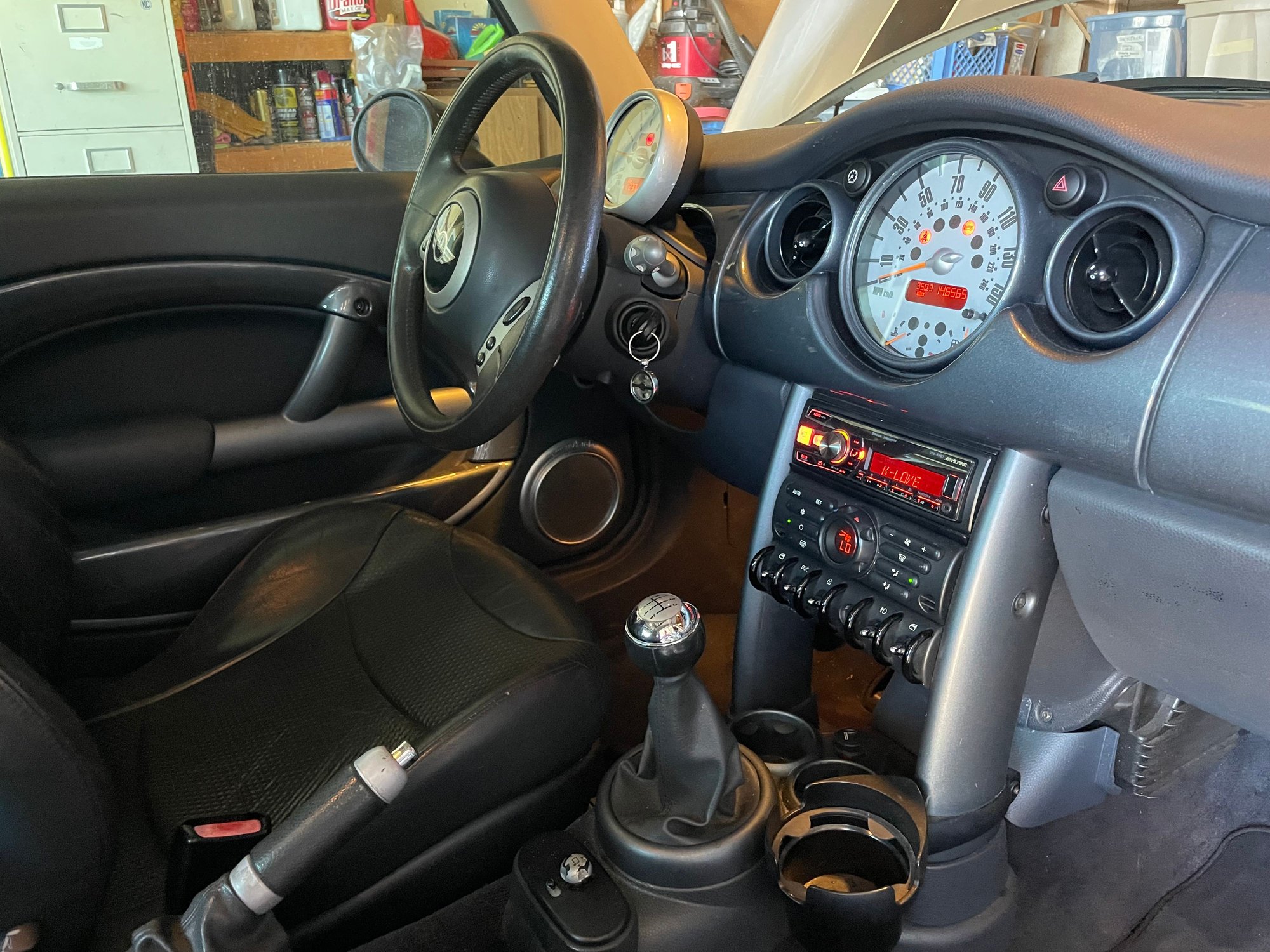 2003 Mini Cooper - 2003 Silver Mini Cooper Base Hardtop - Used - VIN WMWRC33453TC46592 - 4 cyl - 2WD - Manual - Coupe - Silver - Lawndale, CA 90260, United States
