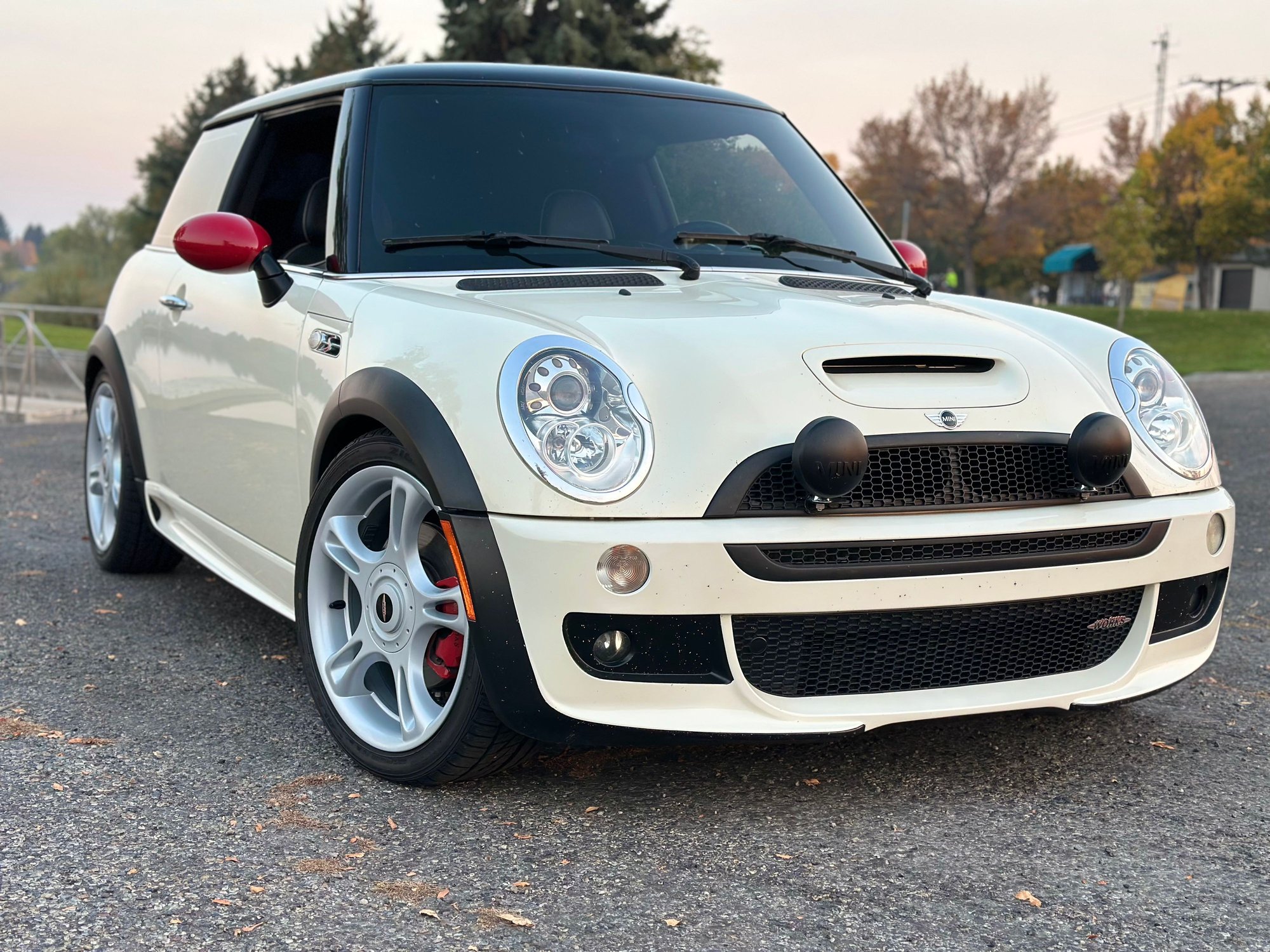 2006 Mini R53: "Mk I" Mini Cooper S - 2006 Mini Cooper Factory JCW - Used - VIN WMWRE33506TL20926 - 106,000 Miles - 4 cyl - 2WD - Manual - Coupe - White - Idaho Falls, ID 83402, United States