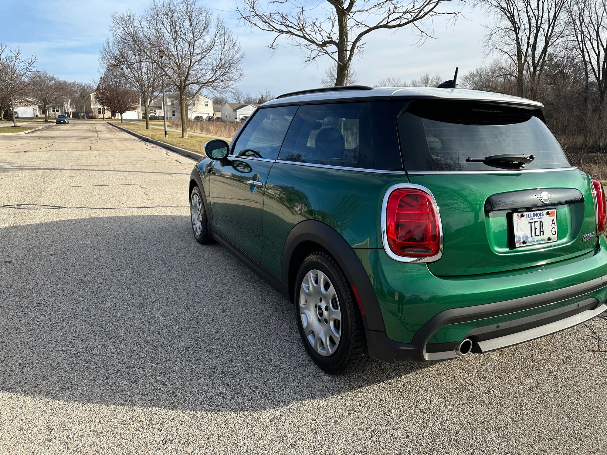 2024 Mini F56: Mini Hatch/Hardtop - 2024 Mini Cooper Hardtop 3-door 6spd - Green on Tan with Low Miles! - Used - VIN WMW33DH08R2U53099 - 12,900 Miles - 3 cyl - 2WD - Manual - Hatchback - Other - Madison, WI 53705, United States