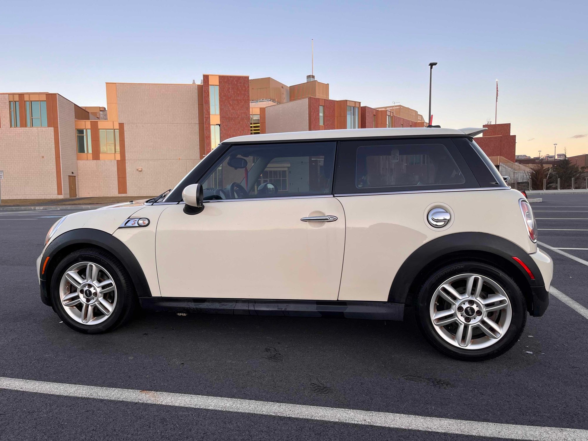 2011 Mini R56: "Mk II" Mini Hatch/Hardtop range - 2011 Cooper S 6MT for sale - Used - VIN WMWSV3C53BTY20946 - 73,500 Miles - 4 cyl - 2WD - Manual - Hatchback - White - Metrowest, MA 01702, United States